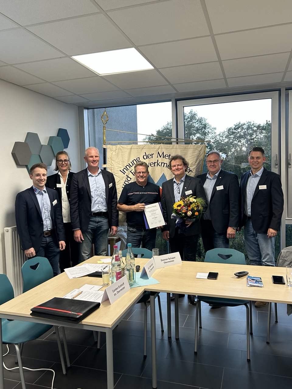Thomas Diedrich wird zum Ehrenmitglied ernannt